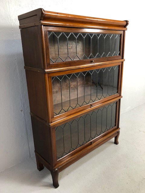 Three section Globe Wernicke bookcase with leaded glazed panel doors approx 87 x 31 x 125cm - Image 2 of 9