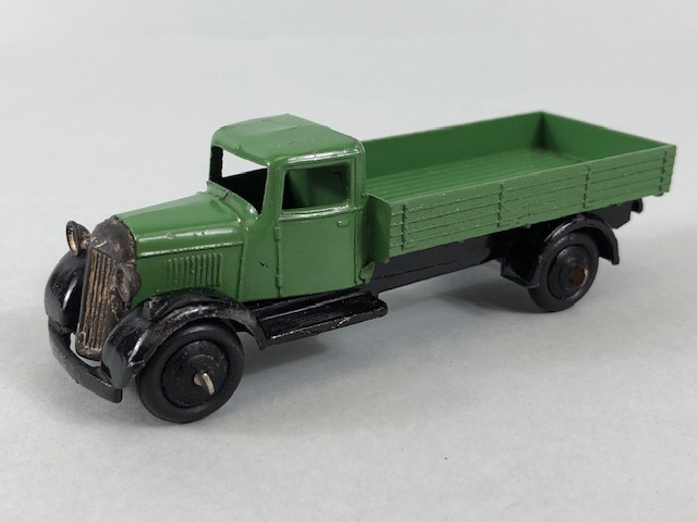 Dinky Toys, 25A Bedford flat bed lorry in green with black hub caps and grill