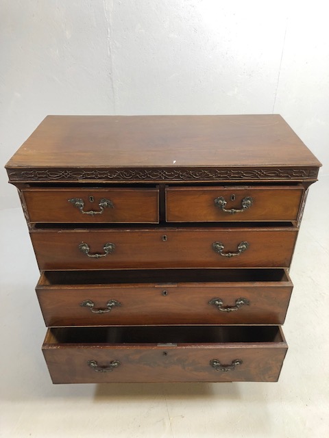 Victorian five drawer chest of drawers with carved frieze detailing approx 98 x 50 x 103cm - Image 2 of 8