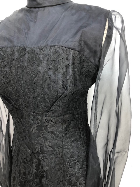 Vintage clothing late 20th century full length evening dress of of black lace with chiffon - Image 2 of 6