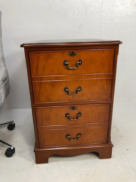 Office filling cabinet in wood with leather insert top, two deep drawers disguised as four smaller - Image 2 of 5