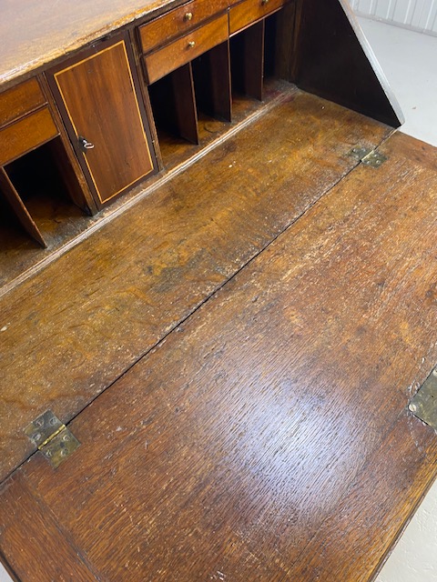 Oak Bureau with four drawers, fall front revealing pigeon holes and ornate key to lock approx 97 x - Image 14 of 14