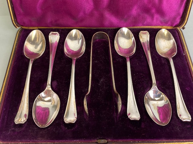 Antique Silver hallmarked set six of teaspoons and pair silver hall marked of sugar tongs in their - Image 2 of 7