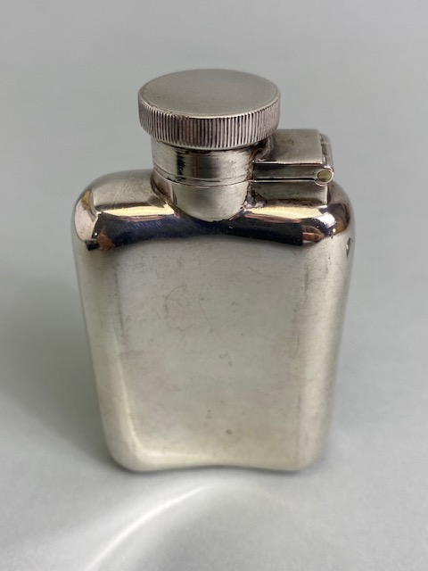 Antique silver English hall marked tot flask approximately 73.3g and a silver hallmarked vesta - Image 4 of 9