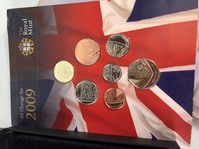 Coins, collection of British collectable commemorative coins, to include royal Mint classic car - Image 5 of 10