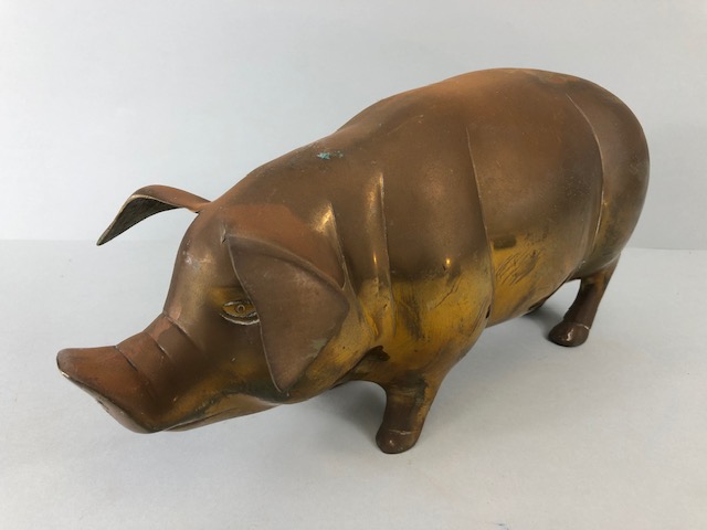 Vintage whimsical figure of a pig in brass approximately 36 x 14cm along with a cold cast bronze - Image 7 of 8