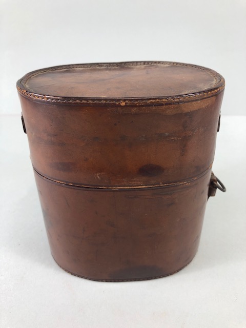 Sporing interest, early 20th century leather cased set of spirit flasks and a small tot flask - Image 2 of 8