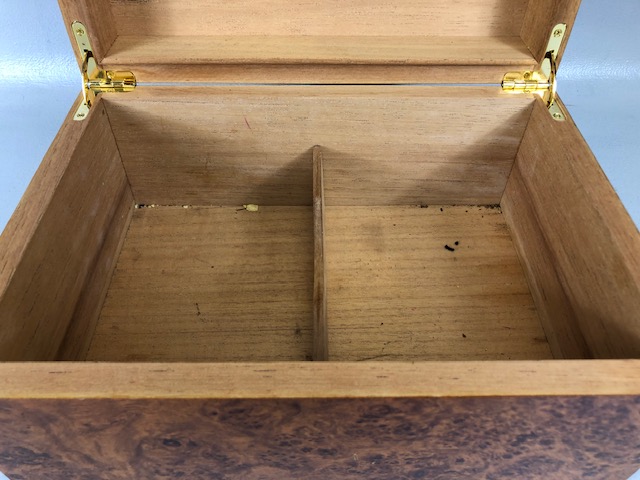 Cigar Humidor, two section table box in laminated burr walnut design approximately 31 x 22 x 13cm - Image 4 of 6