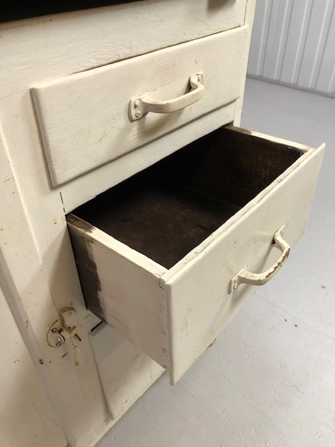 Vintage kitchen unit to include meat safe cupboard, three drawers and a white painted tin top approx - Image 7 of 8