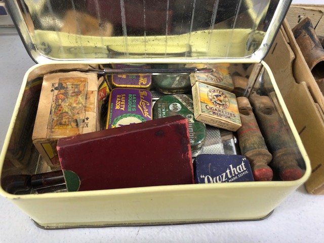 Collection of Miscellaneous collectables to include Ladies miniature Boudoir Razor in its tin, - Image 3 of 9