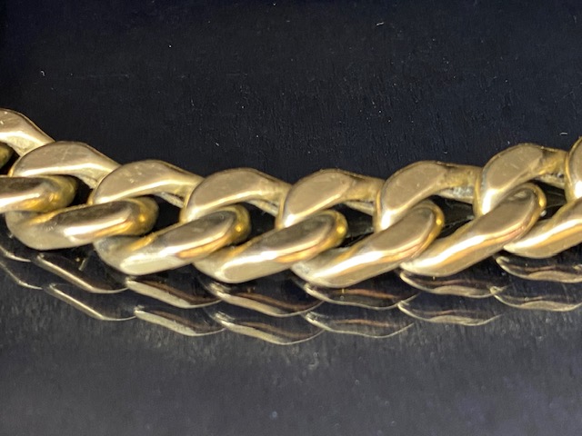 9ct yellow gold rolled curb chain bracelet approximately 24cm in length and 20.7g - Image 2 of 6