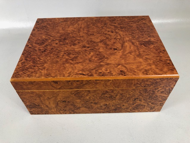 Cigar Humidor, two section table box in laminated burr walnut design approximately 31 x 22 x 13cm - Image 2 of 6