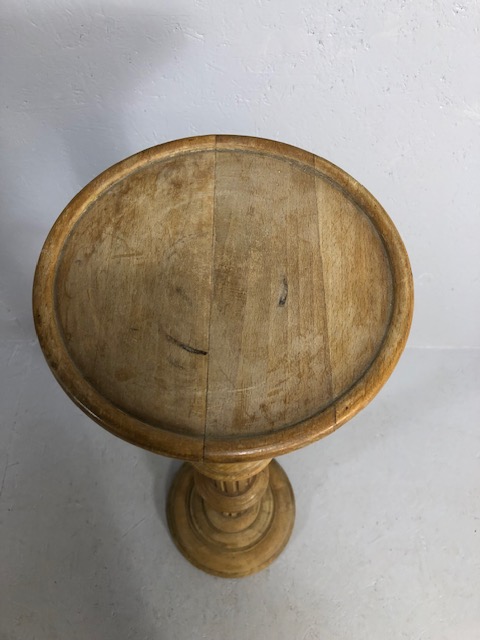 Pine Turned plant stand or torchiere approx 102cm tall - Image 5 of 5