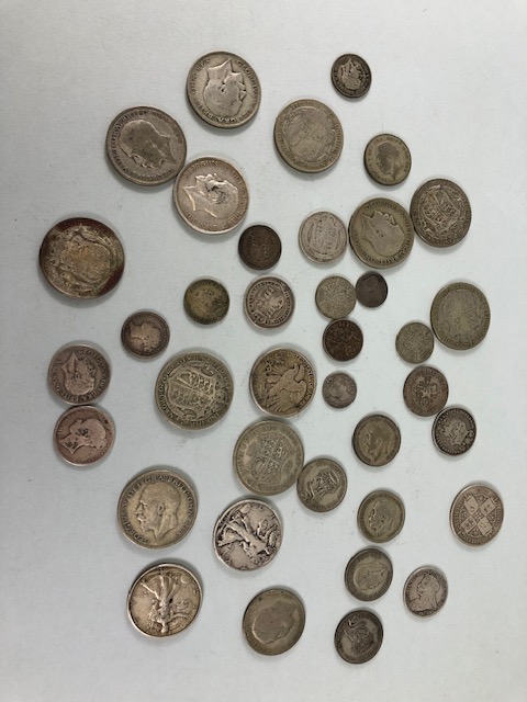 Collectable coins to include silver coins, half dollars etc approx 300g