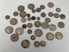 Collectable coins to include silver coins, half dollars etc approx 300g
