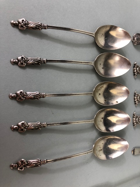 Silver Hallmarked spoons to include apostle, fancy and salt, 13 items approximately 131.3g - Image 3 of 9