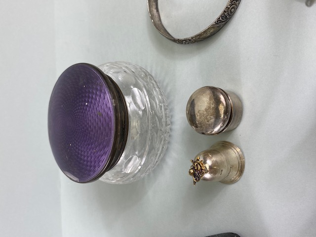 Quantity of silver items to include cigar cutter, napkin rings, bracelet's etc - Image 7 of 11