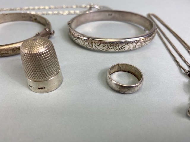 Silver hall marked jewellery and other items to include two bangles, money clip ring heart crystal - Image 6 of 9