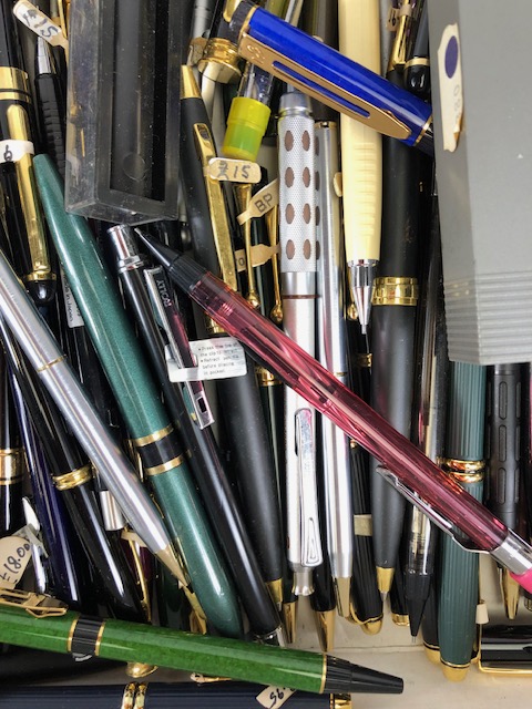 Vintage Pens, large quantity of quality ball point pens fountain pens and propelling pencils, the - Image 7 of 10