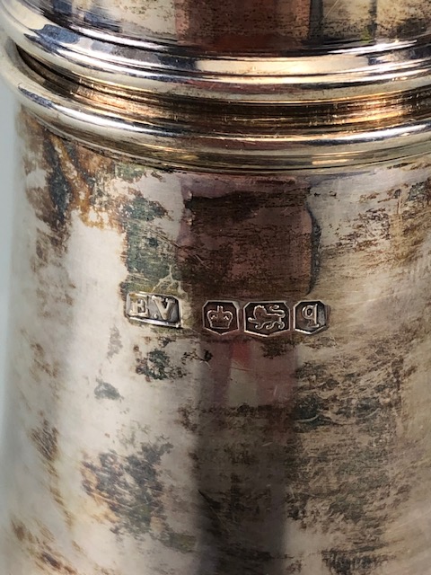 Silver hallmarked sugar shaker by Emily Viners approx 17cm tall and 152g - Image 2 of 3