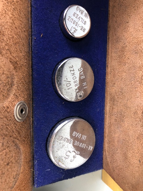 Vintage weights, set of Griffin and George brass weights in a stand along with a set of money / coin - Image 8 of 9