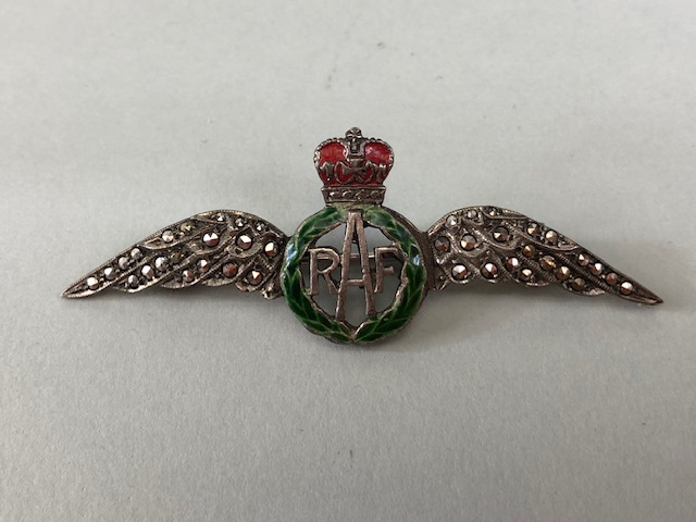 Militaria brooches and badges to include early 20th century RAF Sweetheart wings brooch and Royal - Image 2 of 17
