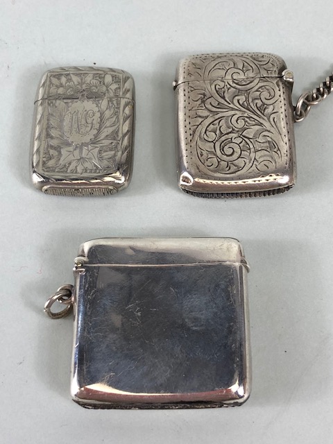 Silver, three silver English hallmarked vesta cases approximately 68.5 g - Image 2 of 4