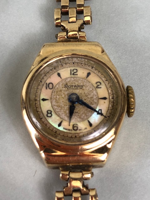 9ct gold watches, Ladies Rotary dress bracelet watch with MOP dial winds and runs approximately 19cm - Image 4 of 10