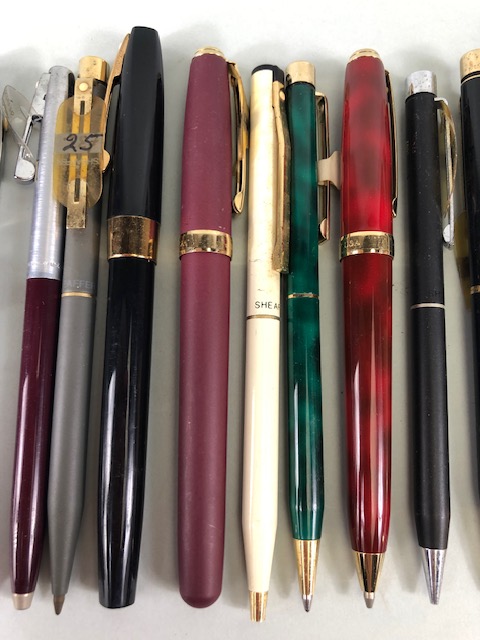 Sheaffer pens, collection of vintage ball point pens from the 1980s by Sheaffer in varying - Image 3 of 5