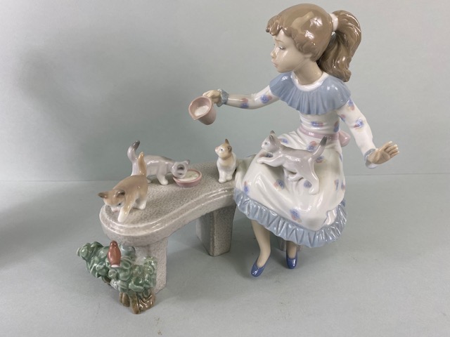 Lladro, porcelain figures being 010.08023, Room for Three, 06109, Meal time, 010.06941 Kittens - Image 9 of 12