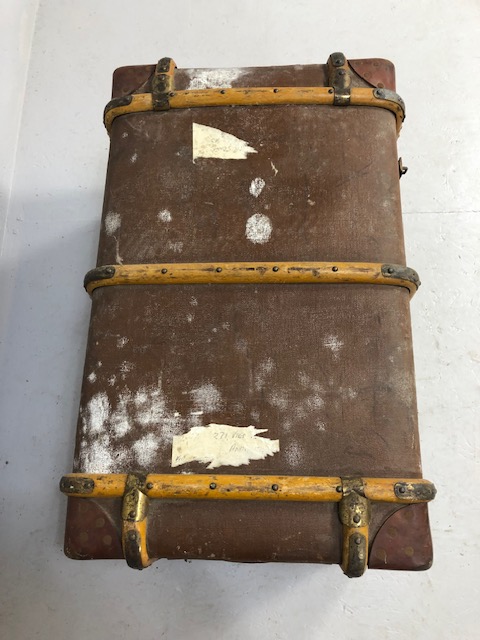 Antique wooden hoop bound travel or cabin trunk approximately 77x 48 x 38cm - Image 5 of 7