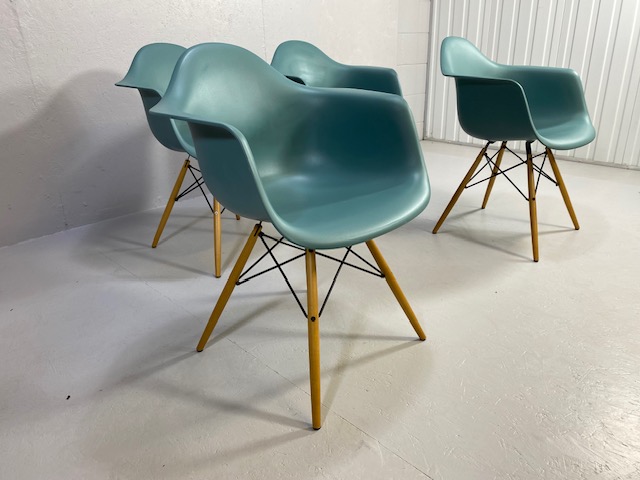 Vitra Eames plastic armchairs, design Charles and Ray Eames, set of four with outsplayed wooden - Image 4 of 17