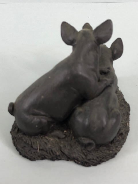Vintage whimsical figure of a pig in brass approximately 36 x 14cm along with a cold cast bronze - Image 6 of 8