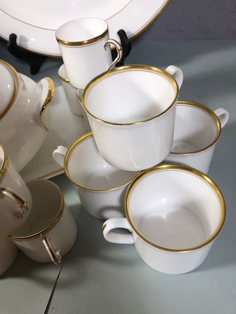 Quantity of Royal Worcester bone China , in white with gilt rim decoration, 5 dinner plates, 6 lunch - Image 2 of 10