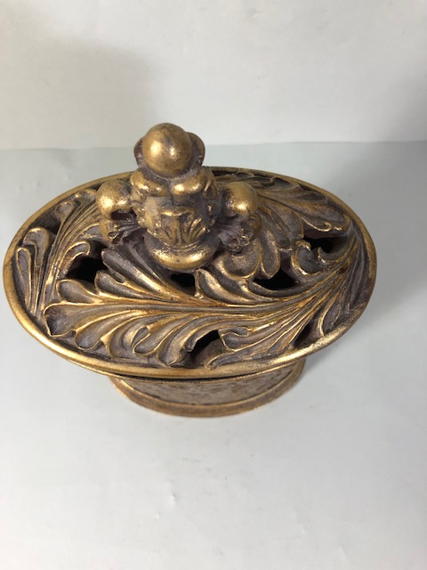 Decorative metal and resin gilt box ornament approximately 37cm high - Image 2 of 7