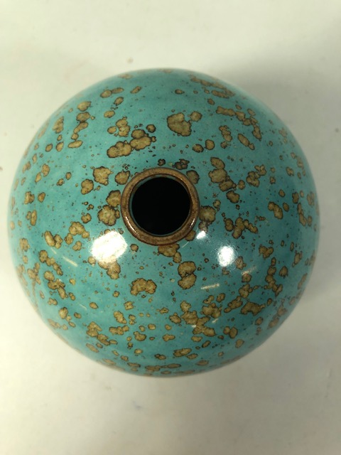 Chinese ceramic round water splash vase with gilt decoration approximately 10cm high - Image 3 of 4