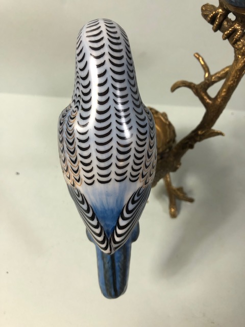 Tea light holder of 2 ceramic birds on a bronze tree branch with a nest approximately 26cm high - Image 5 of 5