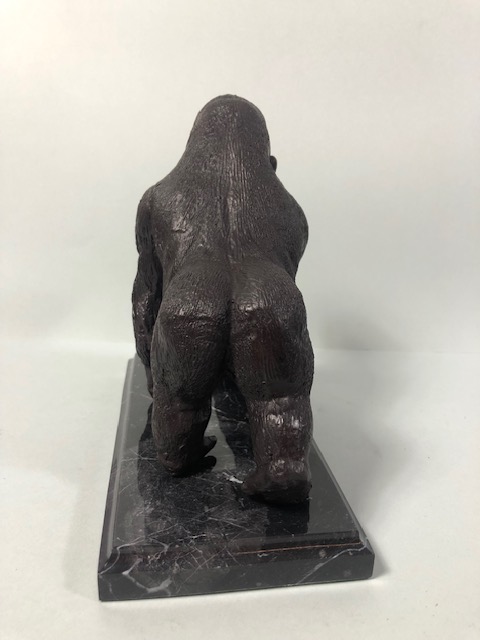 Bronze Gorilla statue on a polished marble base approximately 20 x 18cm - Image 4 of 5