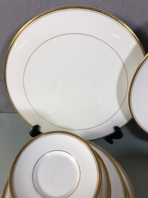 Quantity of Royal Worcester bone China , in white with gilt rim decoration, 5 dinner plates, 6 lunch - Image 6 of 10