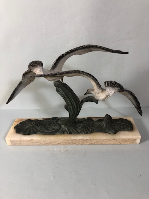 Continental Art Deco Mantel sculpture of 2 gulls soring above the sea, painted metal. mounted on - Image 6 of 10