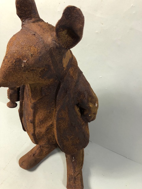 Cast Iron statue of a mouse dressed as a Gentleman approximately 42cm high - Image 3 of 8