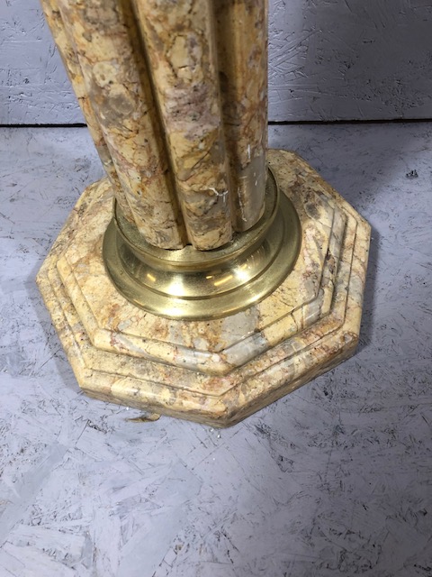 Marble and bronze Corinthian display column approximately 100cm high the octagonal top approximately - Image 4 of 4