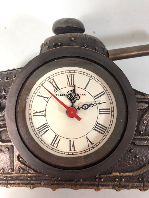 Cast metal clock of bronze finish in the shape of a WW1 tank, winds and runs, approximately 16cm - Image 6 of 6