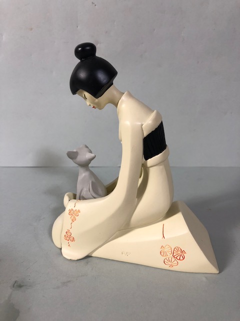 Figure of a Japanese geisha with a cat by artforum "MY FREIND" approximately 16cm high