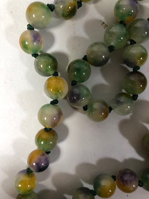 Polished jade type stone bead necklace of mixed colours approximately 40cm - Image 2 of 5