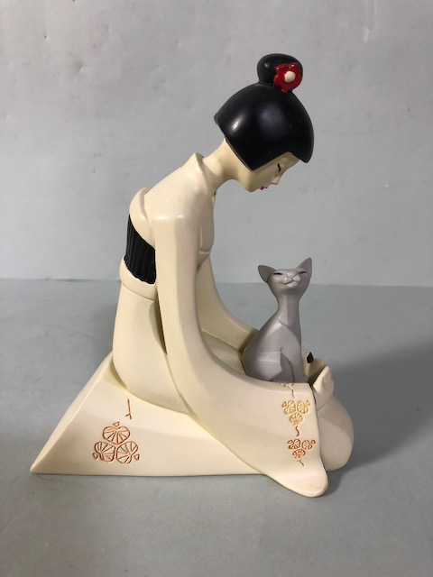 Figure of a Japanese geisha with a cat by artforum "MY FREIND" approximately 16cm high - Image 3 of 4