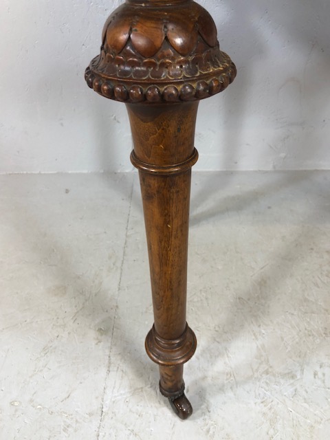 Victorian style Library writing table on casters with leather top on turned and tapering legs with - Image 11 of 13