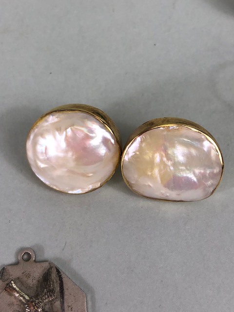 Silver jewellery, collection of modern 925 and hallmarked silver jewellery to include earrings, - Image 12 of 21