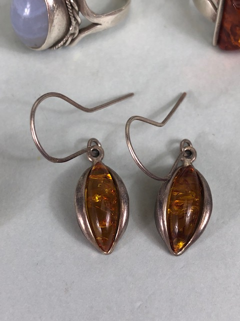 Silver jewellery, collection of modern 925 and hallmarked silver jewellery to include earrings, - Image 13 of 21