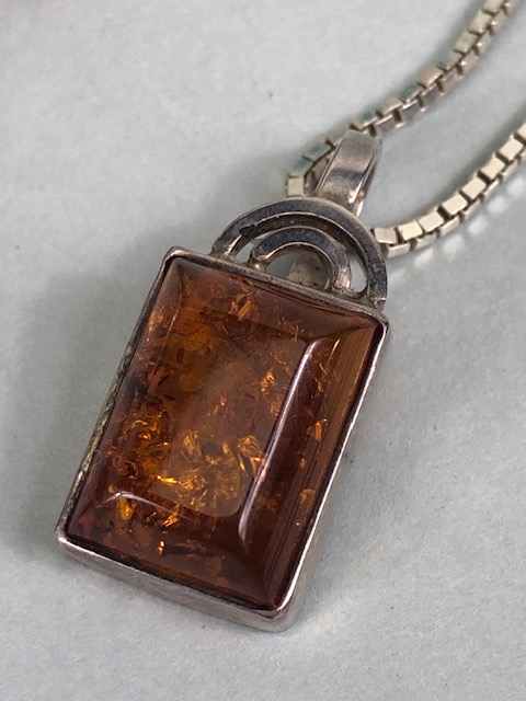 Silver jewellery, collection of modern 925 and hallmarked silver jewellery to include earrings, - Image 16 of 21